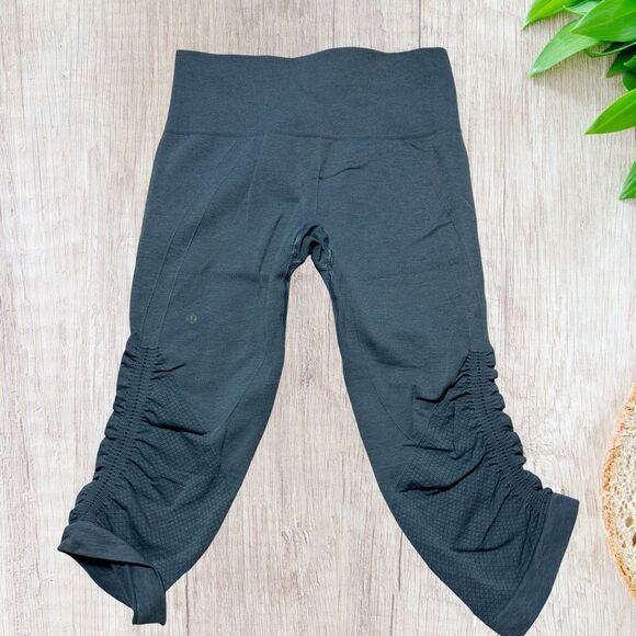 Lululemon Womens In the Flow Crop Size 4 Gray Athleisure Yoga Sporty - Picture 4 of 5